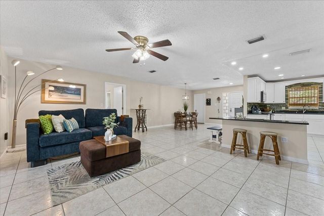 344 CROSSWINDS DRIVE, Palm Harbor, FL 34683