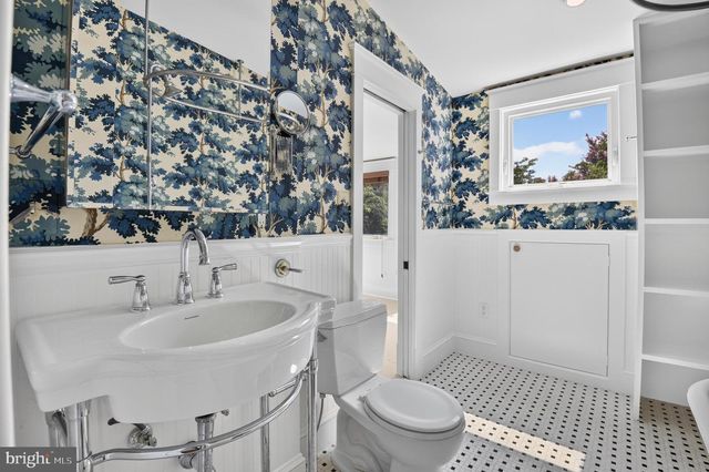 6414 BROOKES LN, Bethesda, MD 20816