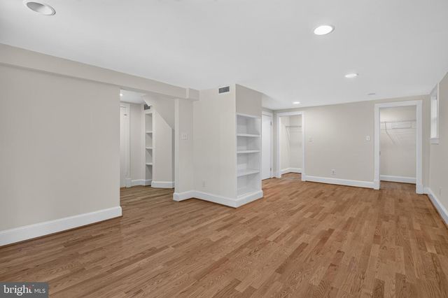 6414 BROOKES LN, Bethesda, MD 20816
