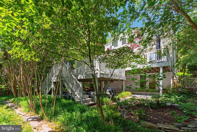 6414 BROOKES LN, Bethesda, MD 20816
