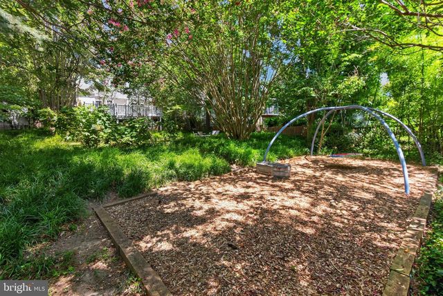 6414 BROOKES LN, Bethesda, MD 20816