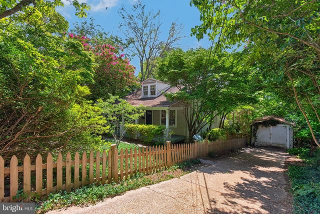 6414 BROOKES LN, Bethesda, MD 20816