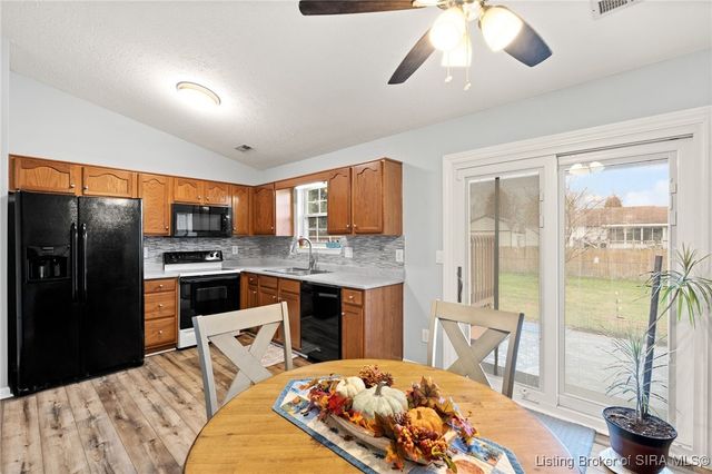 1215 Flagstone Drive, Jeffersonville, IN 47130