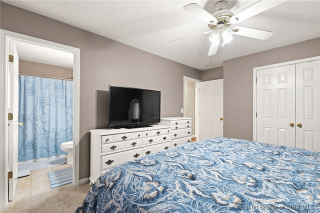 1215 Flagstone Drive, Jeffersonville, IN 47130