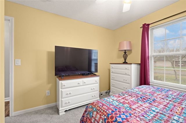 1215 Flagstone Drive, Jeffersonville, IN 47130