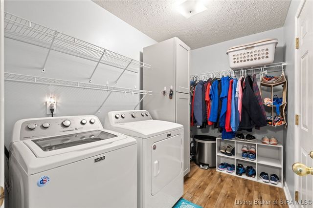 1215 Flagstone Drive, Jeffersonville, IN 47130