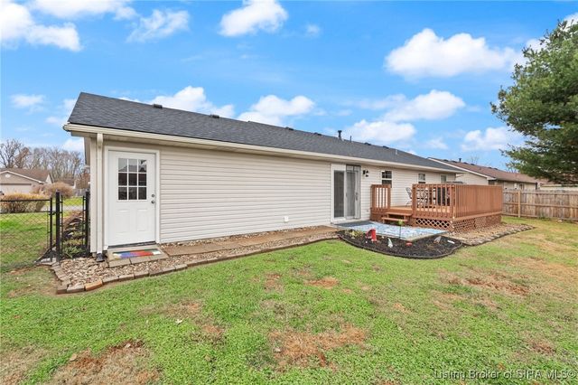 1215 Flagstone Drive, Jeffersonville, IN 47130