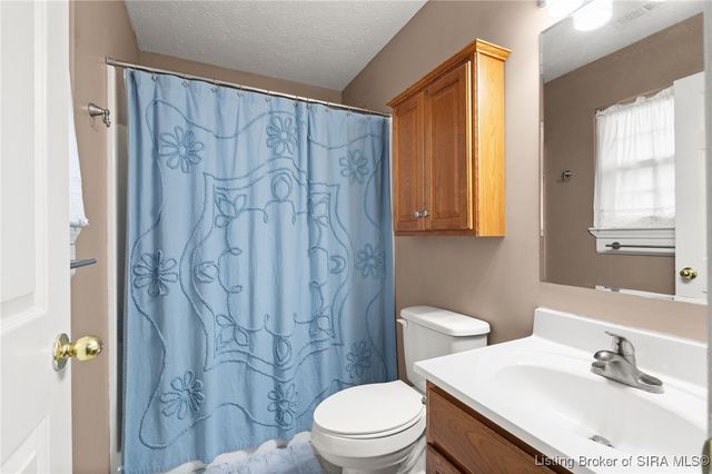 1215 Flagstone Drive, Jeffersonville, IN 47130