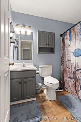 1215 Flagstone Drive, Jeffersonville, IN 47130