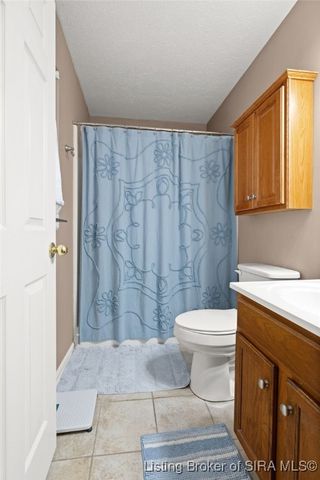 1215 Flagstone Drive, Jeffersonville, IN 47130