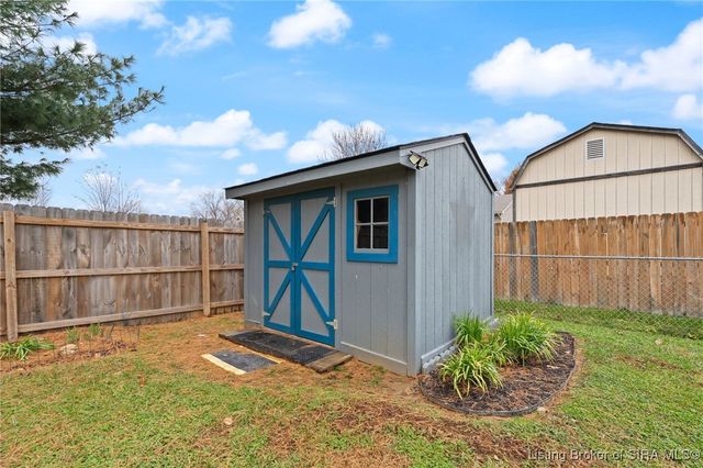 1215 Flagstone Drive, Jeffersonville, IN 47130