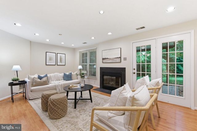6215 KNOLLS CT, Elkridge, MD 21075