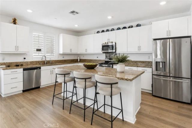 5073 Moon Eye Way, Hemet, CA 92545