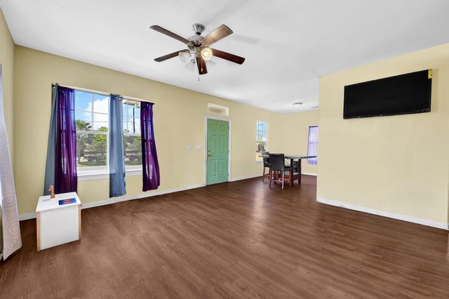 771 10th Street, Dickinson, TX 77539