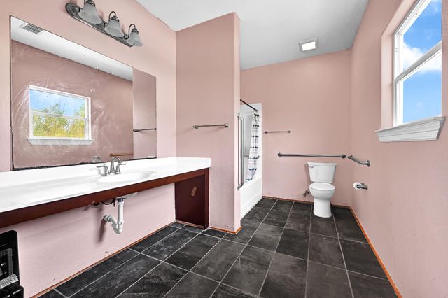 771 10th Street, Dickinson, TX 77539