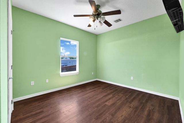 771 10th Street, Dickinson, TX 77539