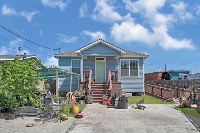 771 10th Street, Dickinson, TX 77539