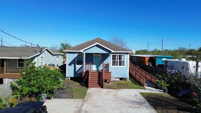 771 10th Street, Dickinson, TX 77539