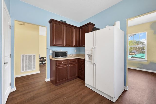 771 10th Street, Dickinson, TX 77539