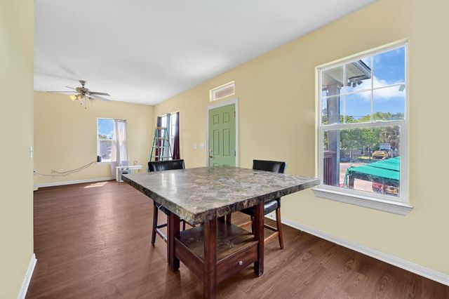 771 10th Street, Dickinson, TX 77539