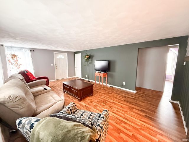 819 S Cowen Street, Garrett, IN 46738