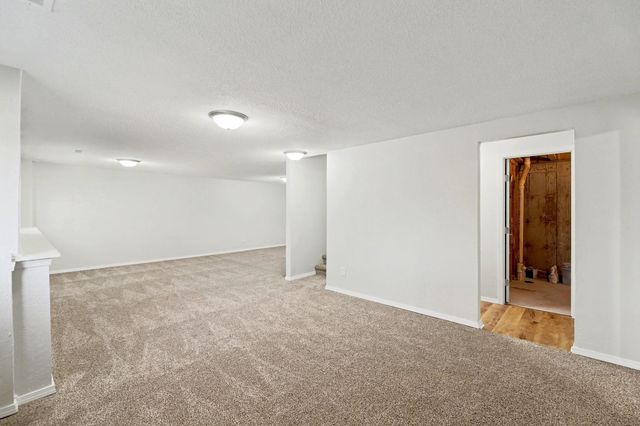 5102 N Blackhawk St, Wichita, KS 67219