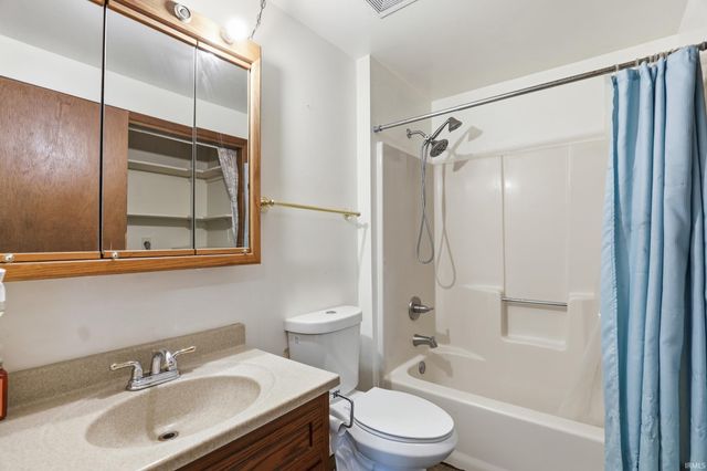 1823 lima Valley Drive, Fort Wayne, IN 46818