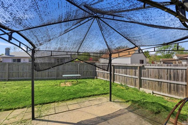 1823 lima Valley Drive, Fort Wayne, IN 46818