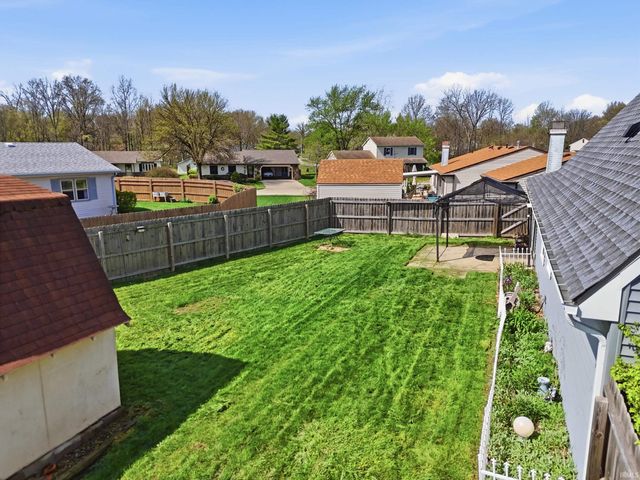 1823 lima Valley Drive, Fort Wayne, IN 46818