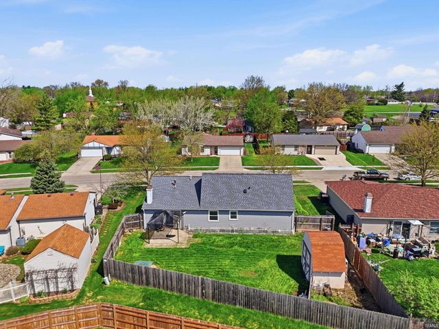 1823 lima Valley Drive, Fort Wayne, IN 46818