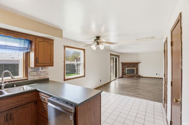 1823 lima Valley Drive, Fort Wayne, IN 46818