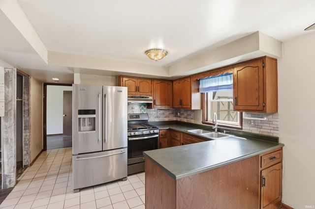 1823 lima Valley Drive, Fort Wayne, IN 46818