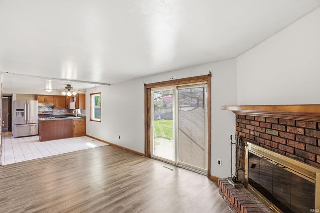 1823 lima Valley Drive, Fort Wayne, IN 46818