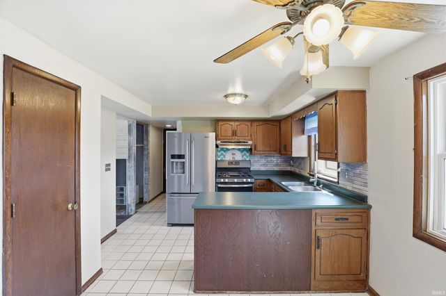 1823 lima Valley Drive, Fort Wayne, IN 46818