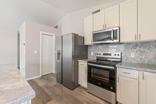 2021 Paulele Pl, Kihei, HI 96753