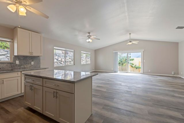 2021 Paulele Pl, Kihei, HI 96753