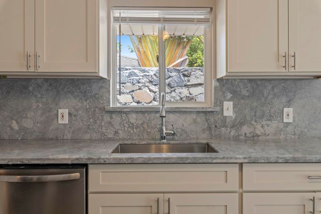 2021 Paulele Pl, Kihei, HI 96753