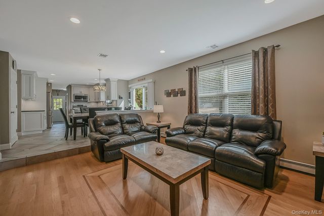 3 Farmhouse Drive, Ridge, NY 11961