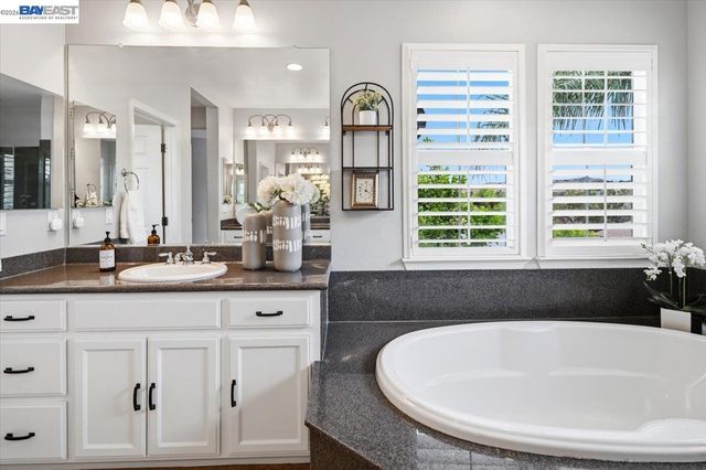 3045 Bertolli Dr, Livermore, CA 94550