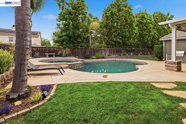 3045 Bertolli Dr, Livermore, CA 94550
