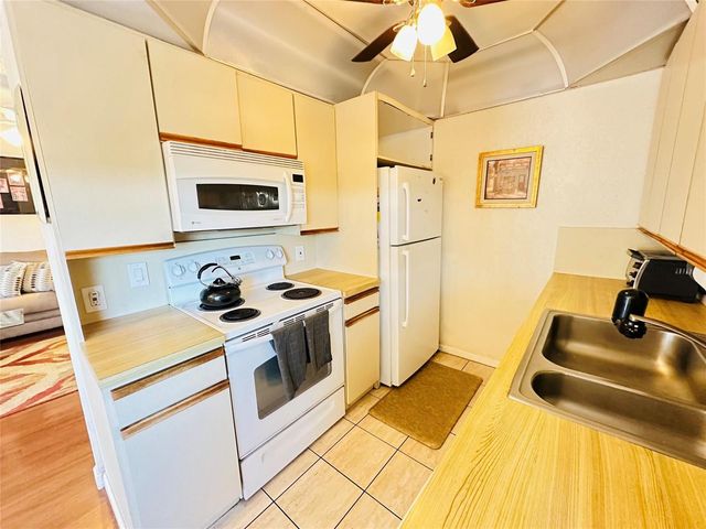 4050 Harwood E 4050, Deerfield Beach, FL 33442
