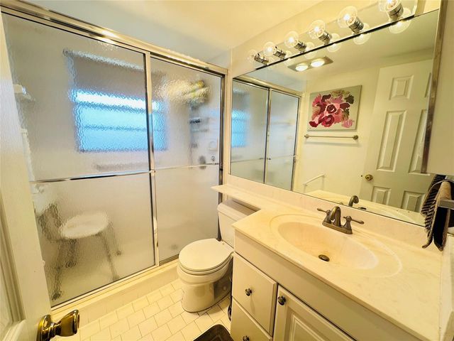 4050 Harwood E 4050, Deerfield Beach, FL 33442