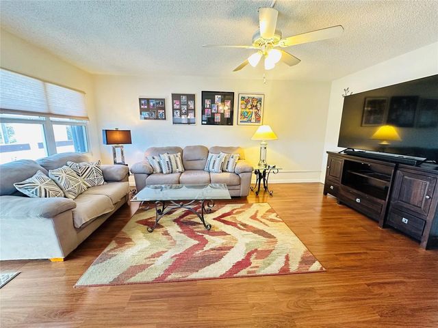 4050 Harwood E 4050, Deerfield Beach, FL 33442