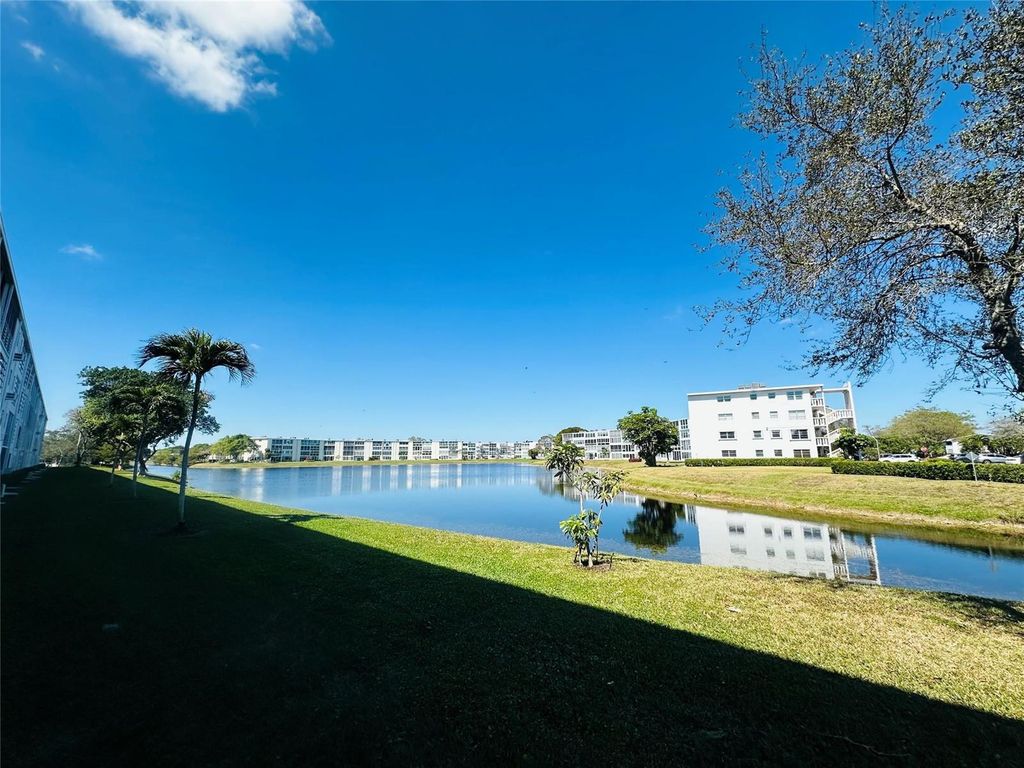 4050 Harwood E 4050, Deerfield Beach, FL 33442