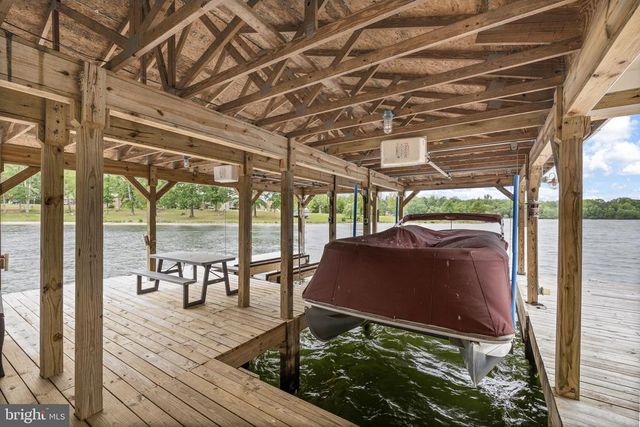 126 VILLAGE DR, Bumpass, VA 23024