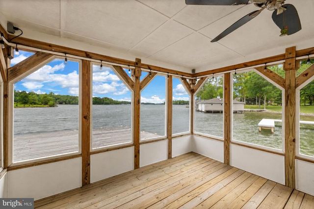 126 VILLAGE DR, Bumpass, VA 23024