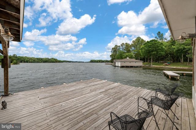 126 VILLAGE DR, Bumpass, VA 23024