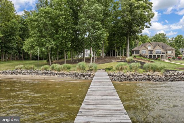 126 VILLAGE DR, Bumpass, VA 23024