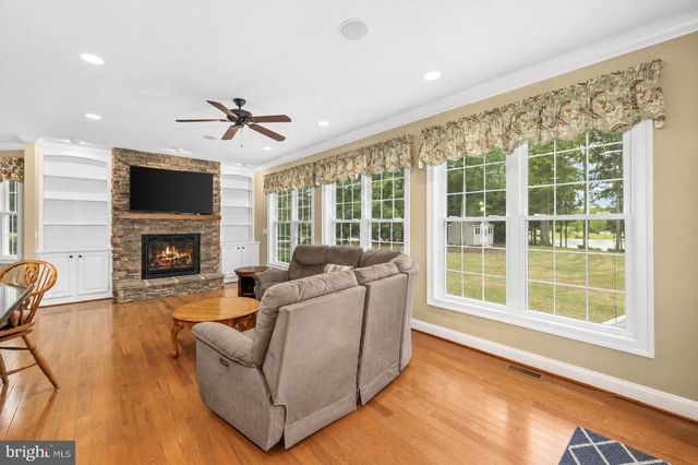 126 VILLAGE DR, Bumpass, VA 23024