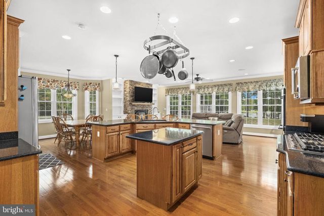 126 VILLAGE DR, Bumpass, VA 23024
